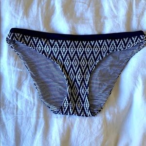 Reversible bathing suit bottom